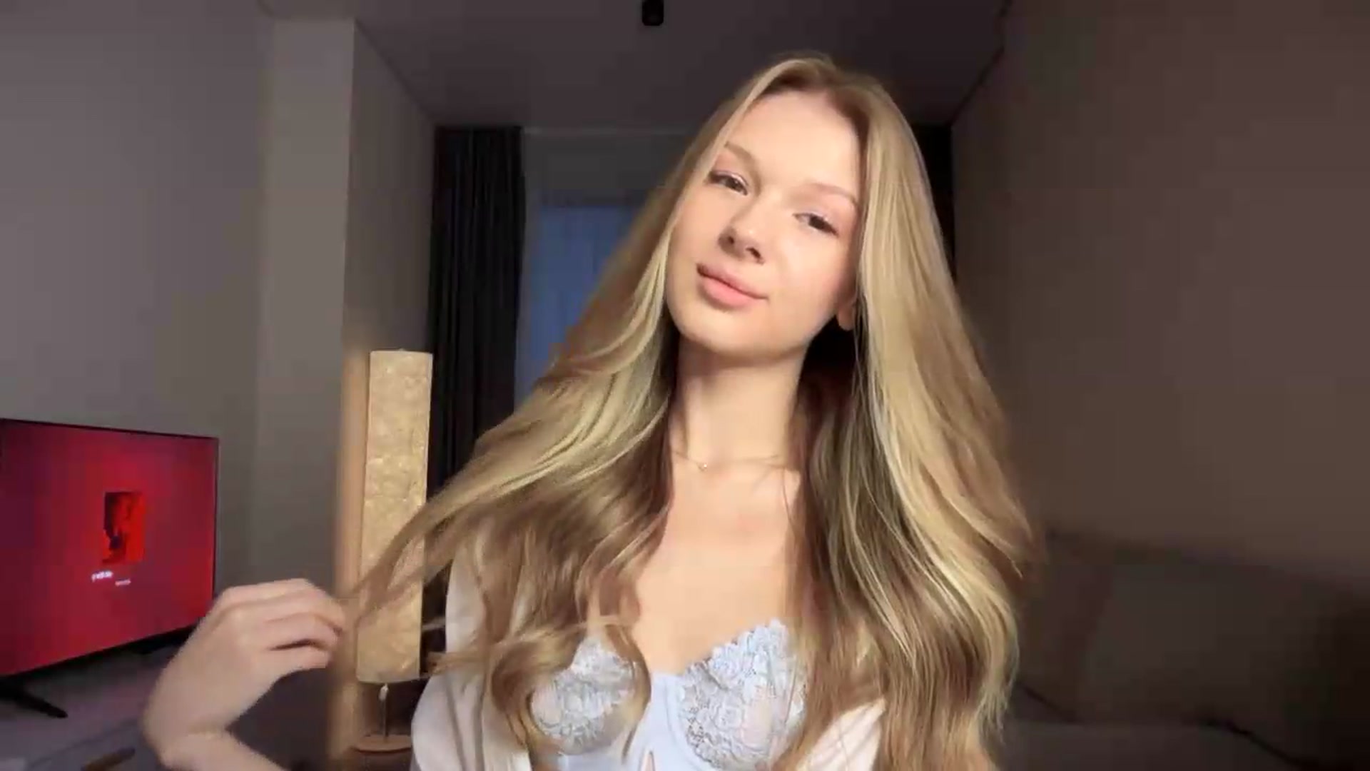 Gallery image thumbnail from CuteBlonde's myfreecams stream on, 08/28/2026, 03:21 image 19 of 20
