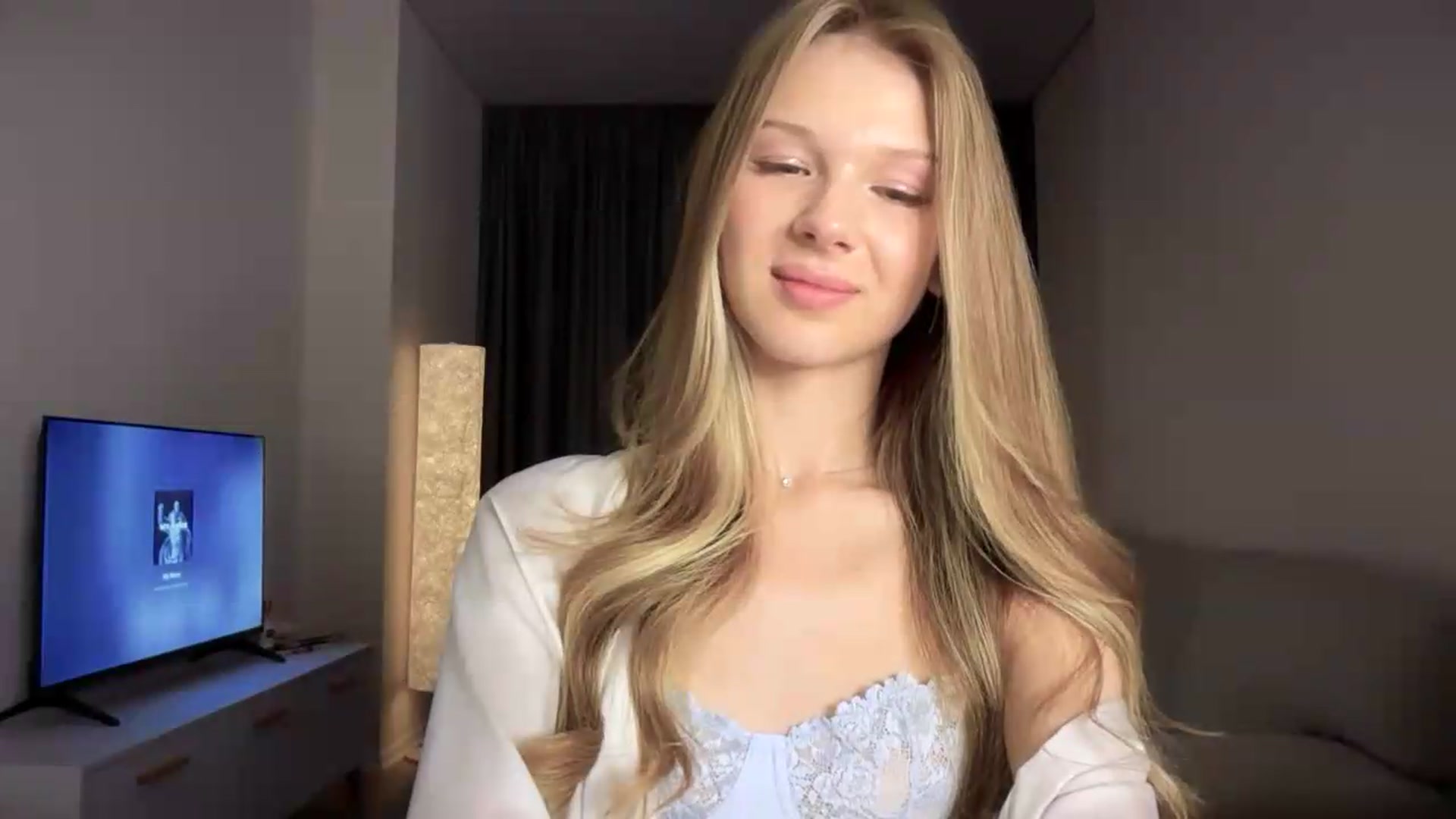 Gallery image thumbnail from CuteBlonde's myfreecams stream on, 08/28/2026, 05:52 image 10 of 20