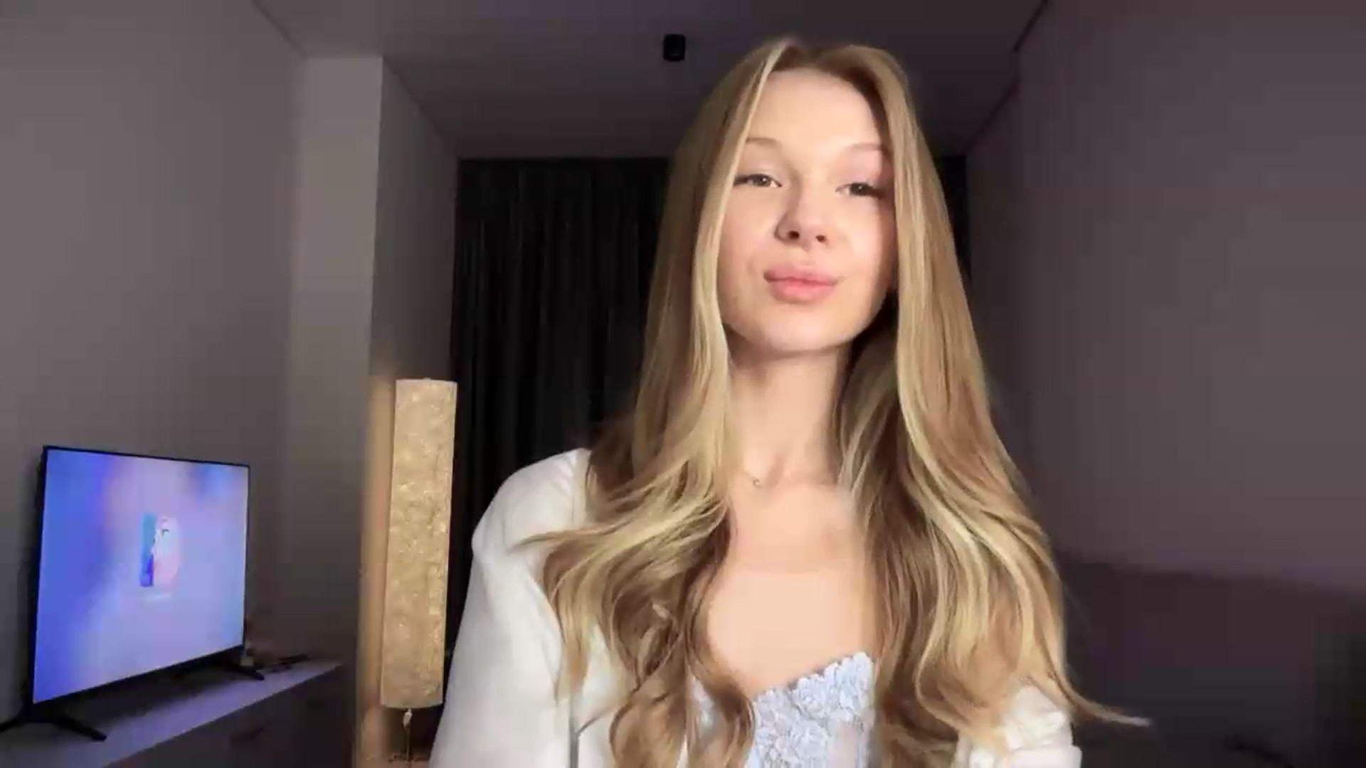 Gallery image thumbnail from CuteBlonde's myfreecams stream on, 08/28/2026, 05:52 image 17 of 20