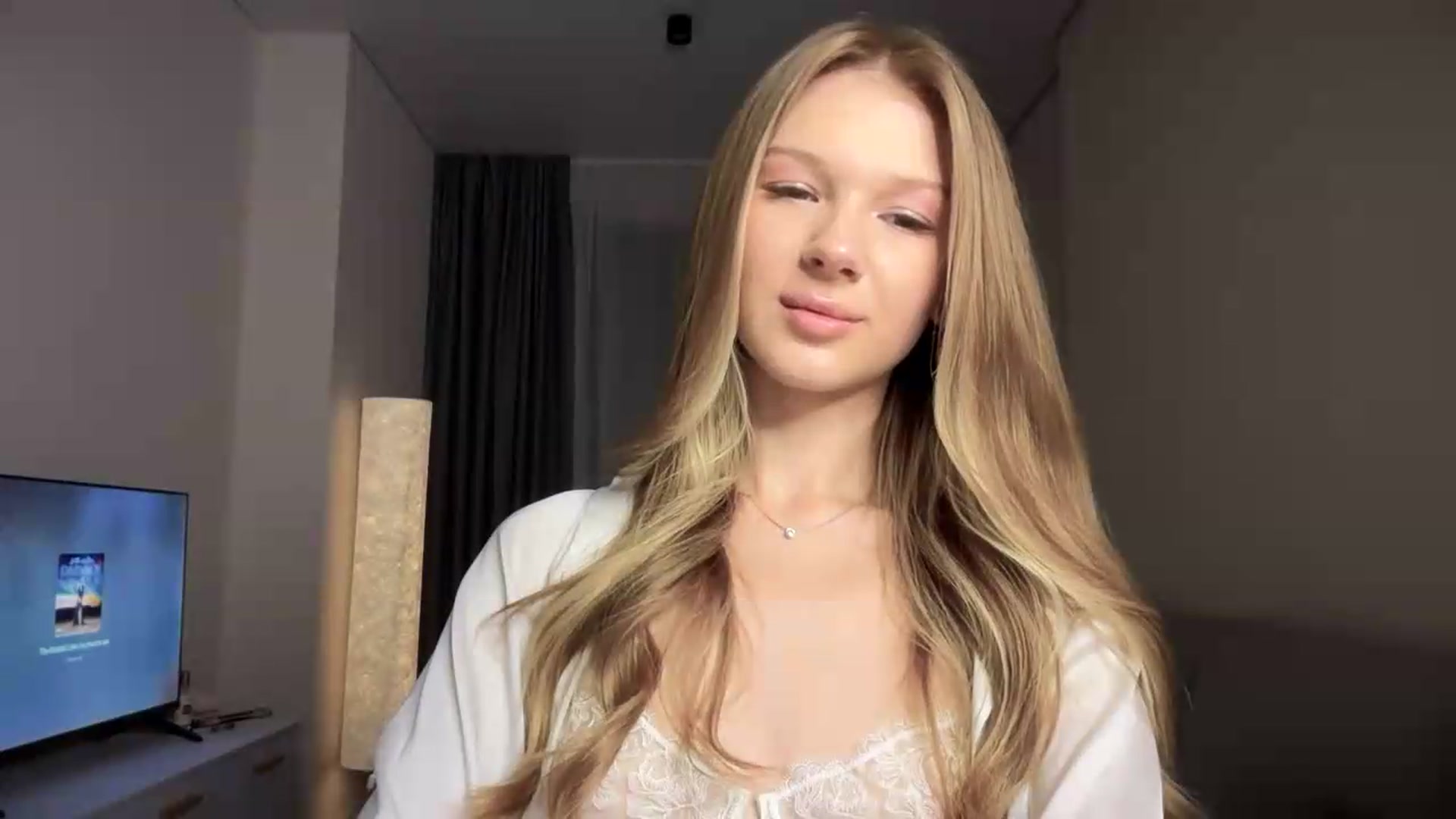 Gallery image thumbnail from CuteBlonde's myfreecams stream on, 08/30/2026, 22:33 image 19 of 20