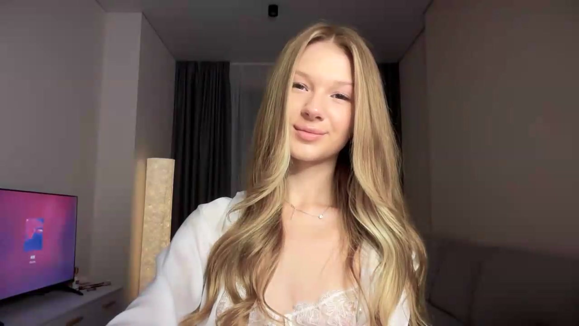 Gallery image thumbnail from CuteBlonde's myfreecams stream on, 08/30/2026, 22:33 image 3 of 20