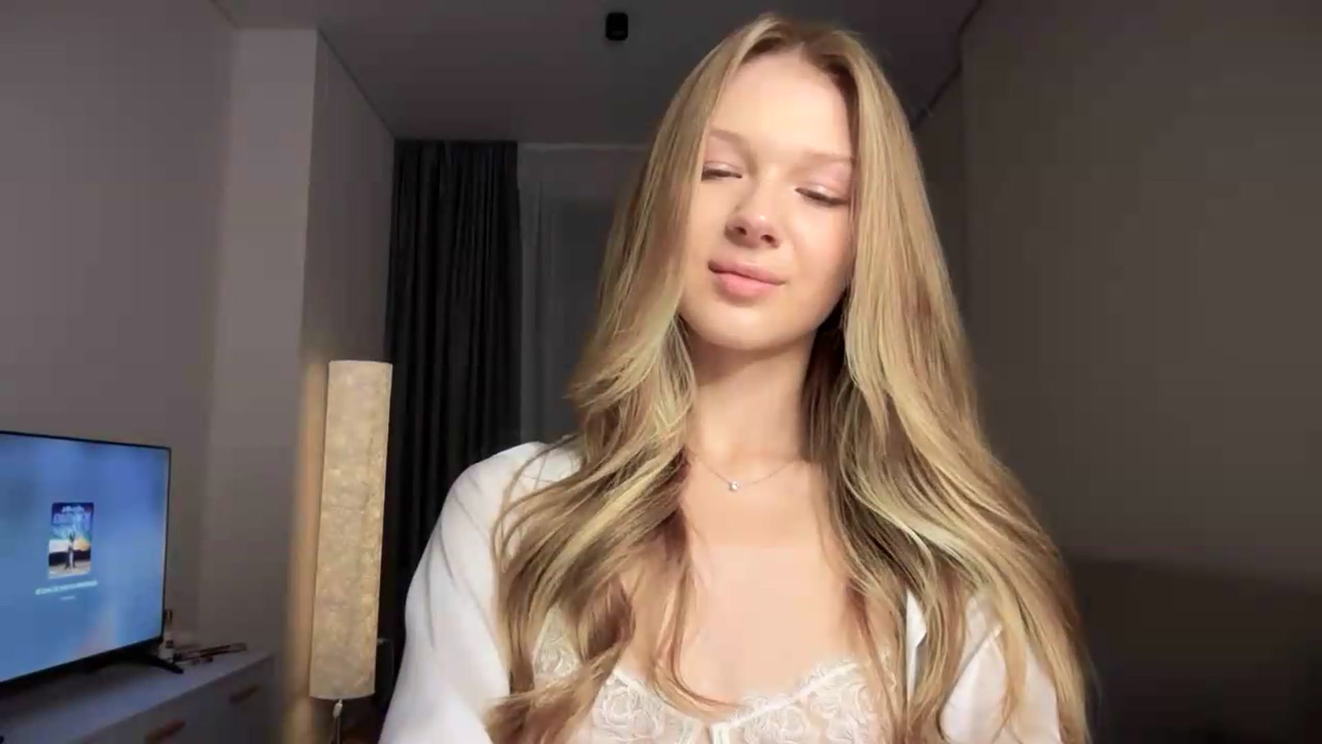 Gallery image thumbnail from CuteBlonde's myfreecams stream on, 08/30/2026, 22:33 image 20 of 20