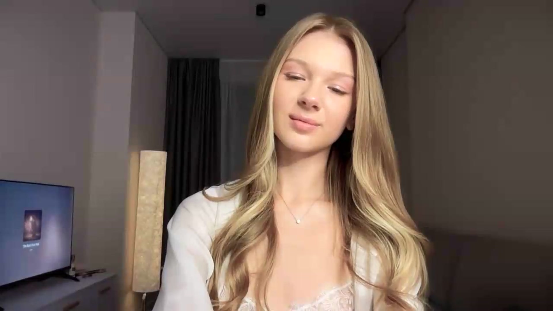 Gallery image thumbnail from CuteBlonde's myfreecams stream on, 08/30/2026, 22:33 image 8 of 20