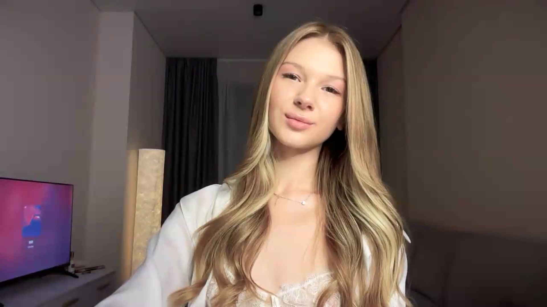 Gallery image thumbnail from CuteBlonde's myfreecams stream on, 08/30/2026, 22:33 image 2 of 20