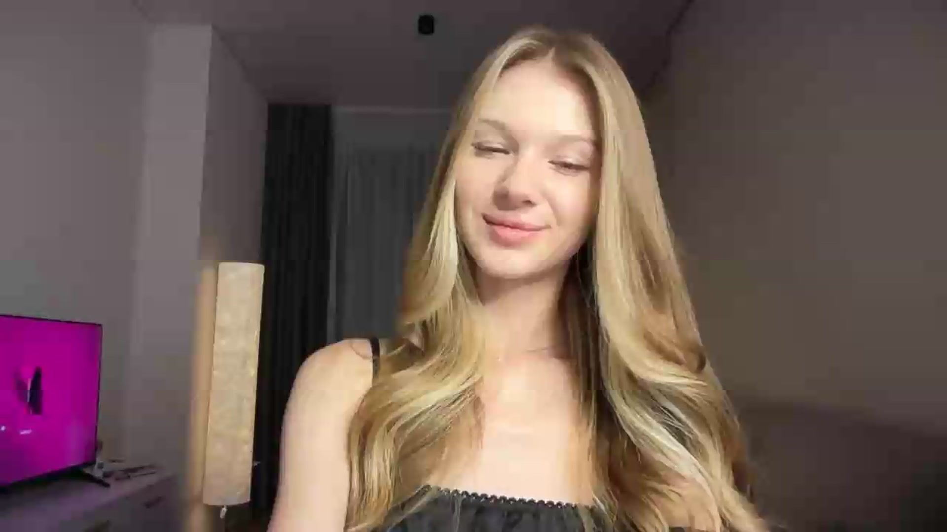 Gallery image thumbnail from CuteBlonde's myfreecams stream on, 09/04/2026, 01:03 image 1 of 20