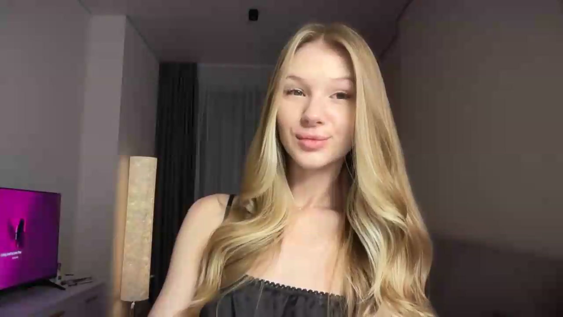 Gallery image thumbnail from CuteBlonde's myfreecams stream on, 09/04/2026, 01:03 image 2 of 20