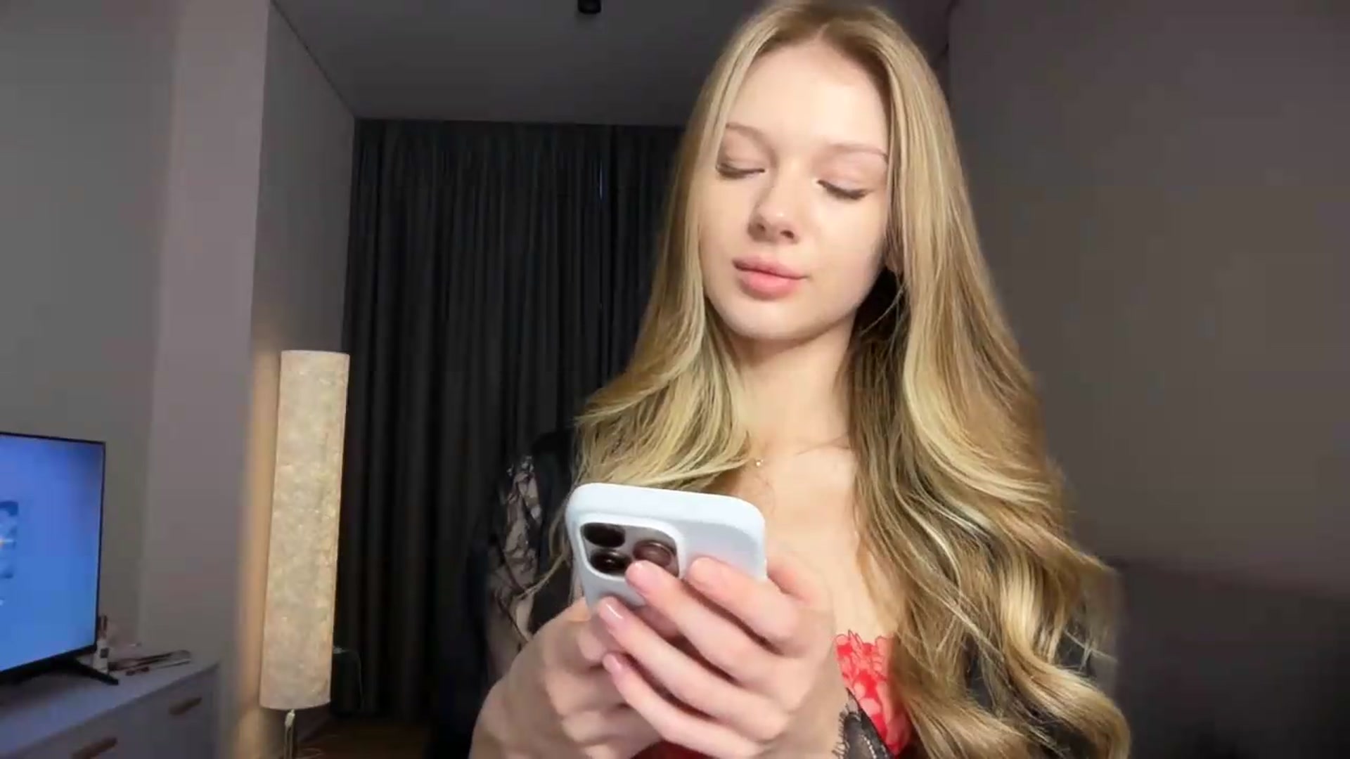 Gallery image thumbnail from CuteBlonde's myfreecams stream on, 09/05/2026, 05:42 image 14 of 20