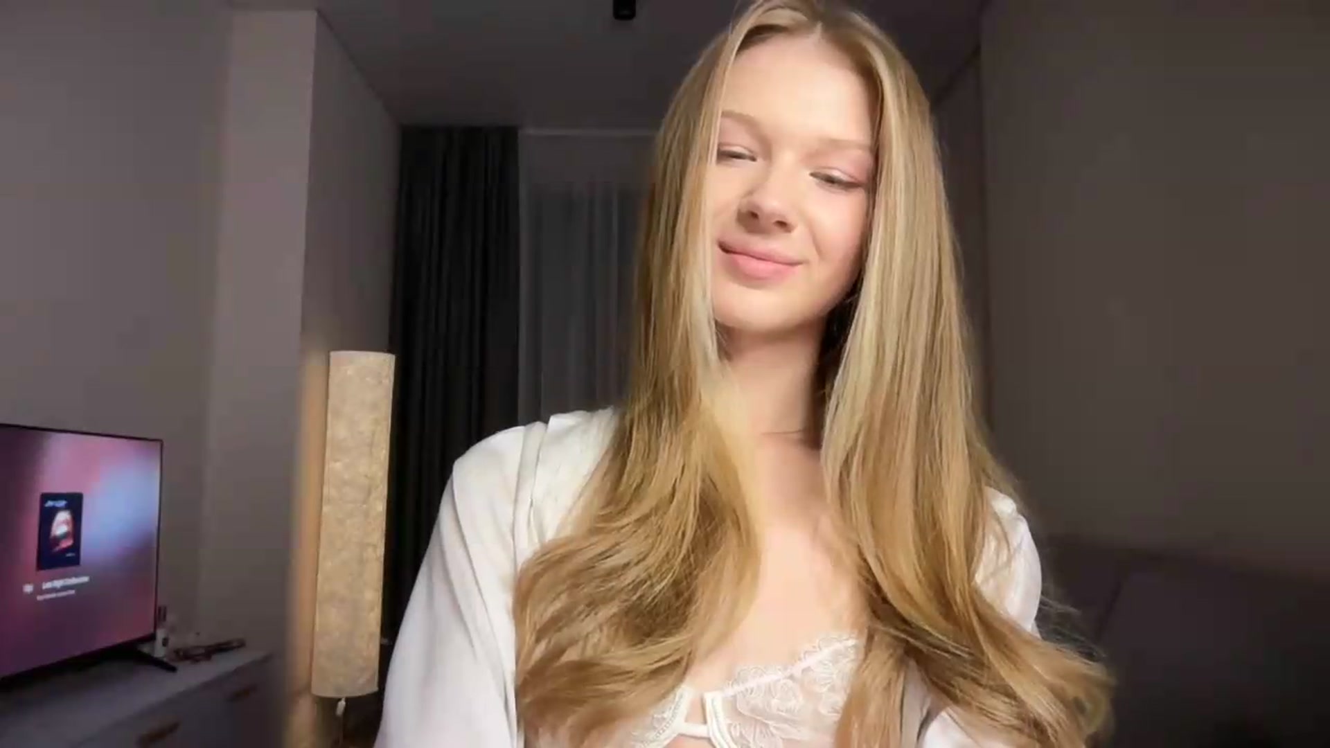 Gallery image thumbnail from CuteBlonde's myfreecams stream on, 09/06/2026, 22:14 image 4 of 20