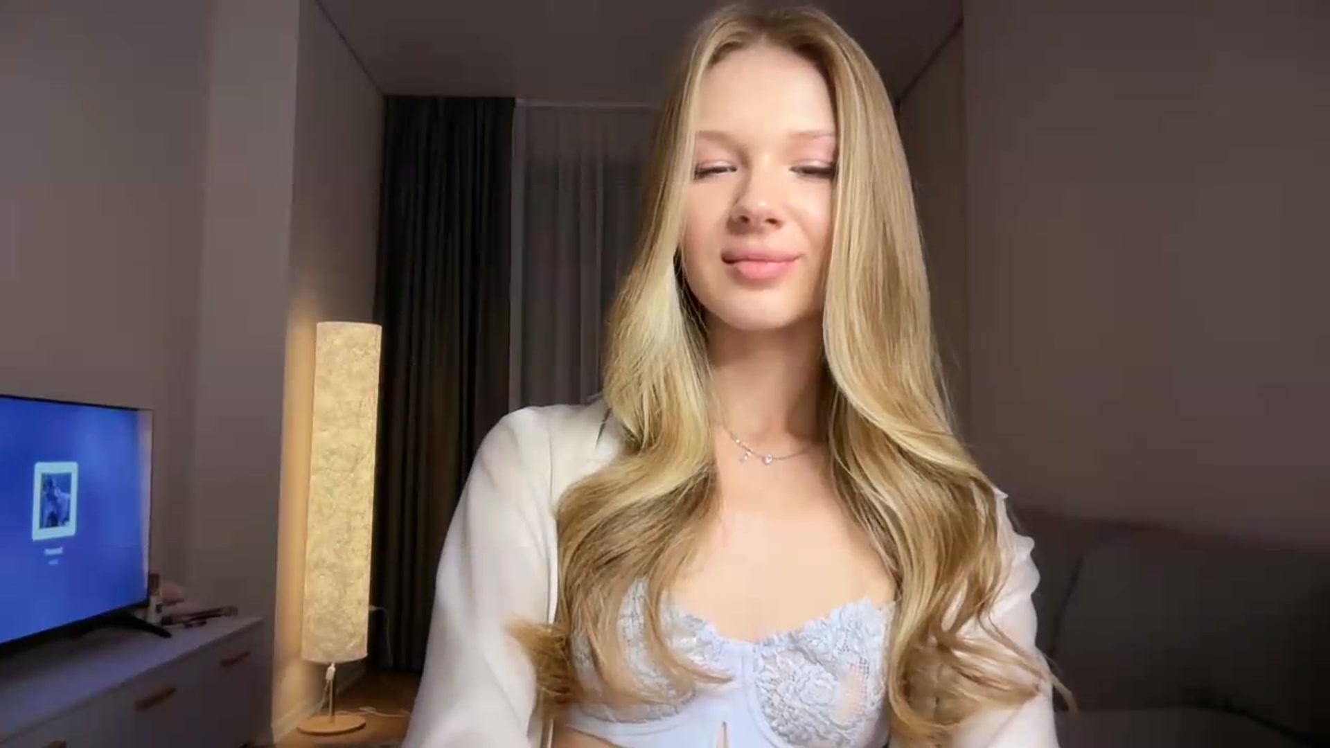 Gallery image thumbnail from CuteBlonde's myfreecams stream on, 09/09/2026, 18:28 image 14 of 20