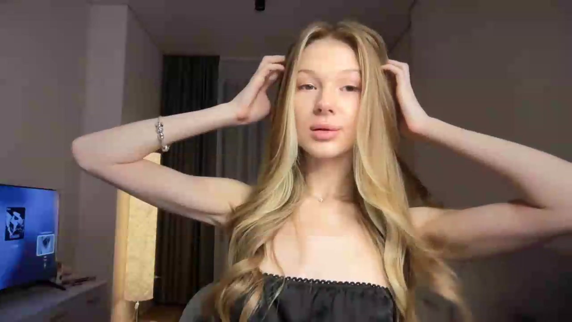 Gallery image thumbnail from CuteBlonde's myfreecams stream on, 09/11/2026, 01:13 image 15 of 20
