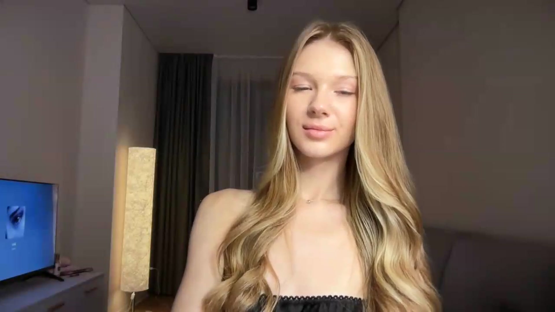 Gallery image thumbnail from CuteBlonde's myfreecams stream on, 09/11/2026, 01:13 image 16 of 20