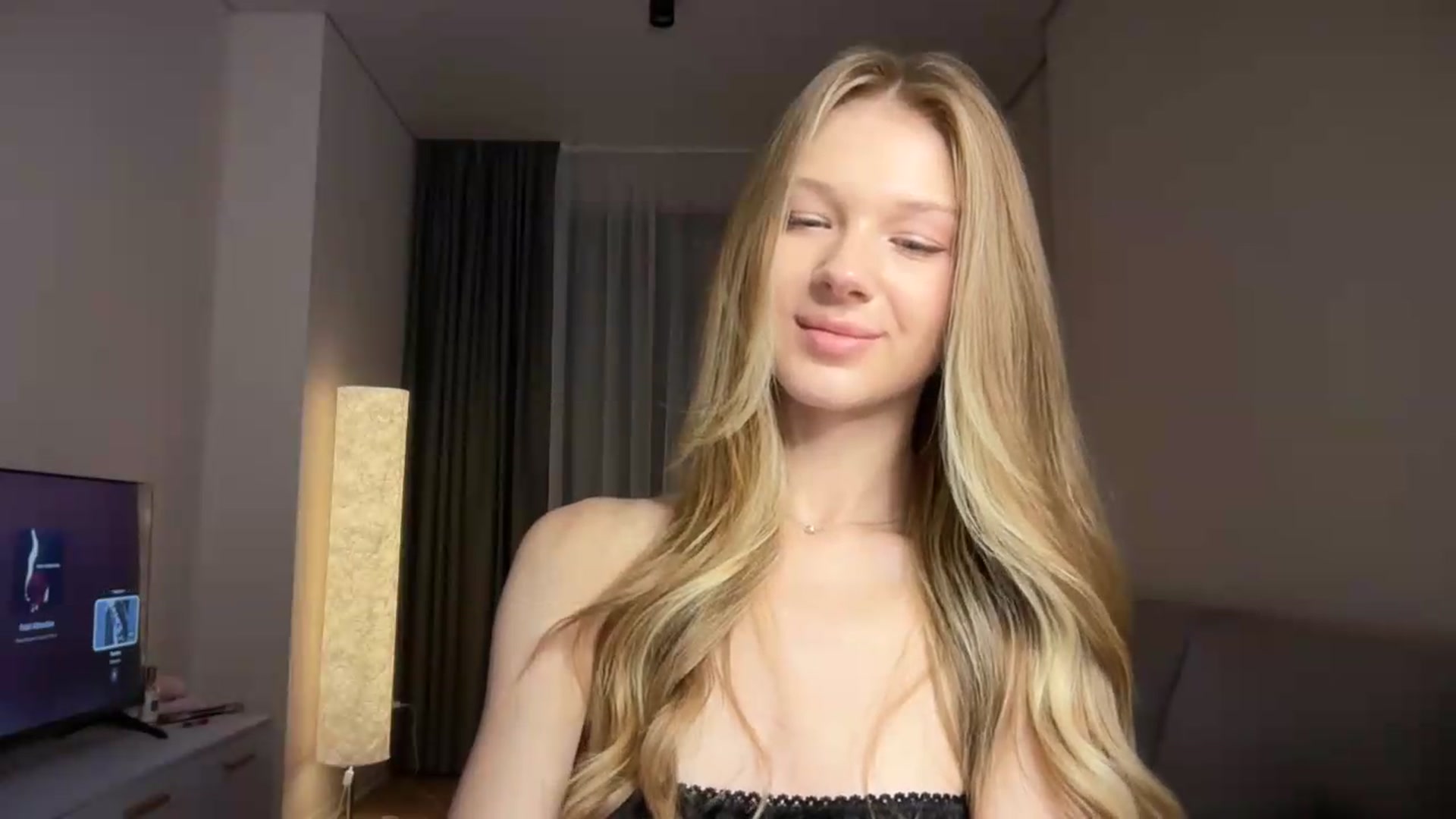 Gallery image thumbnail from CuteBlonde's myfreecams stream on, 09/11/2026, 01:13 image 10 of 20