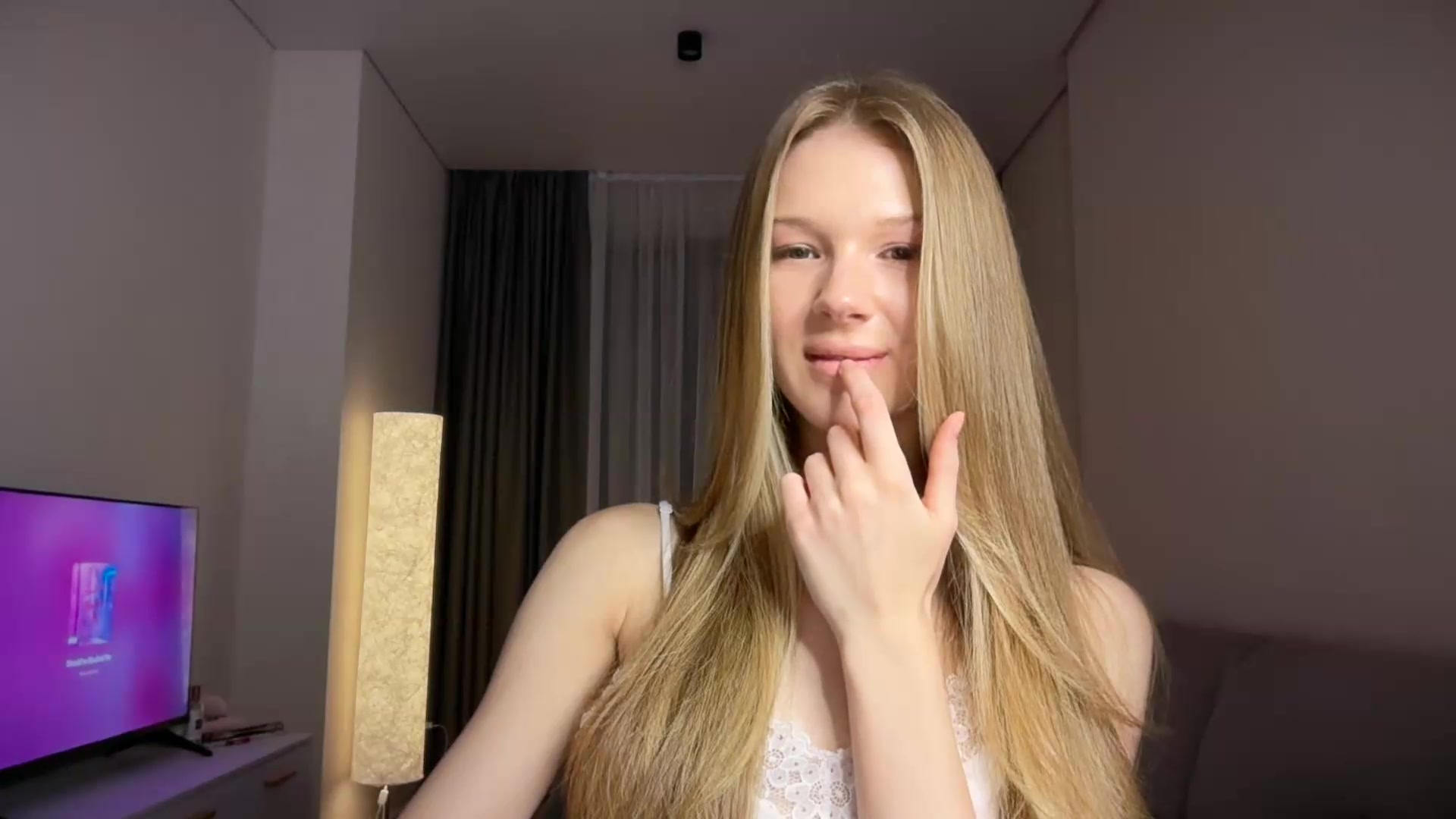 Gallery image thumbnail from CuteBlonde's myfreecams stream on, 09/12/2026, 18:31 image 7 of 20