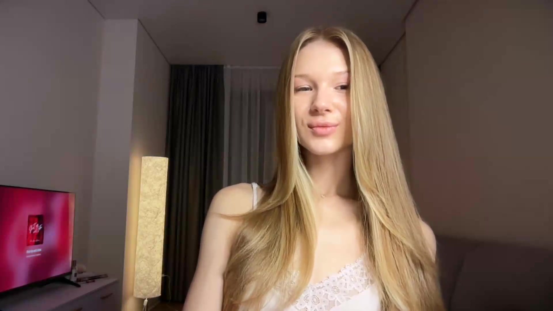 Gallery image thumbnail from CuteBlonde's myfreecams stream on, 09/12/2026, 18:31 image 4 of 20