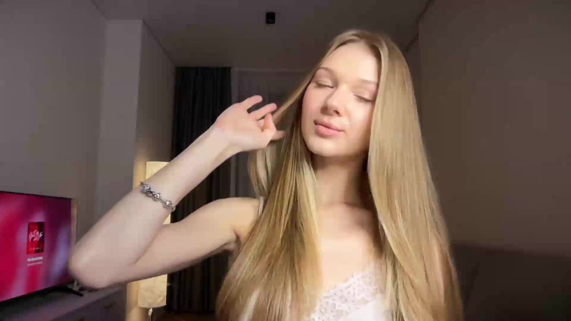 Gallery image thumbnail from CuteBlonde's myfreecams stream on, 09/12/2026, 18:31 image 5 of 20