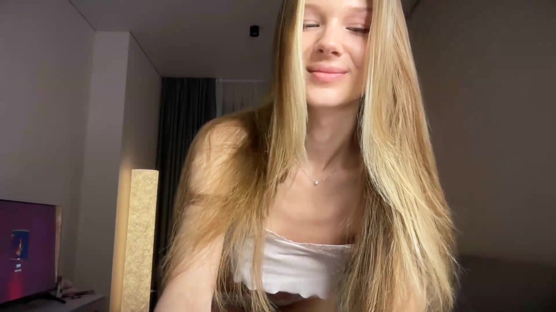 Gallery image thumbnail from CuteBlonde's myfreecams stream on, 09/12/2026, 18:31 image 19 of 20