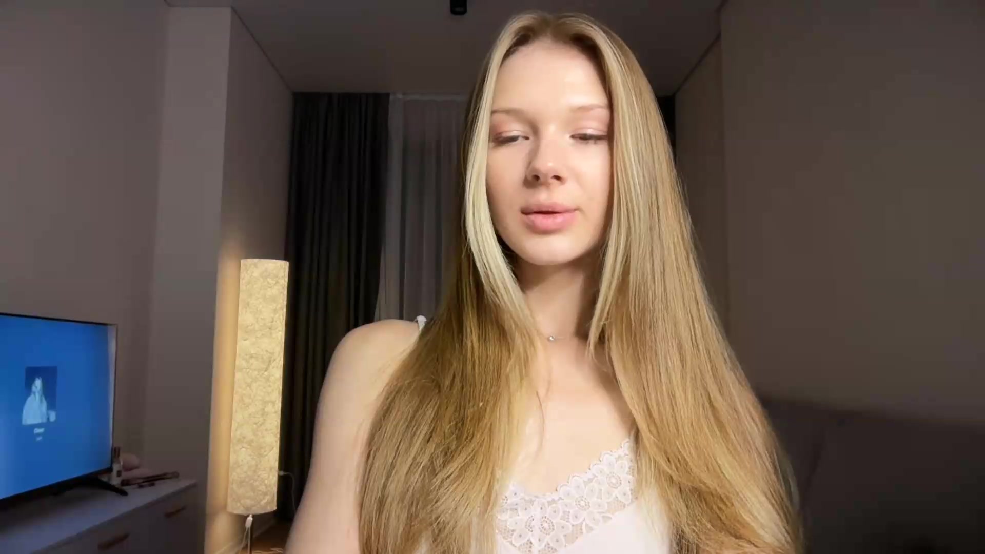 Gallery image thumbnail from CuteBlonde's myfreecams stream on, 09/13/2026, 03:18 image 18 of 20