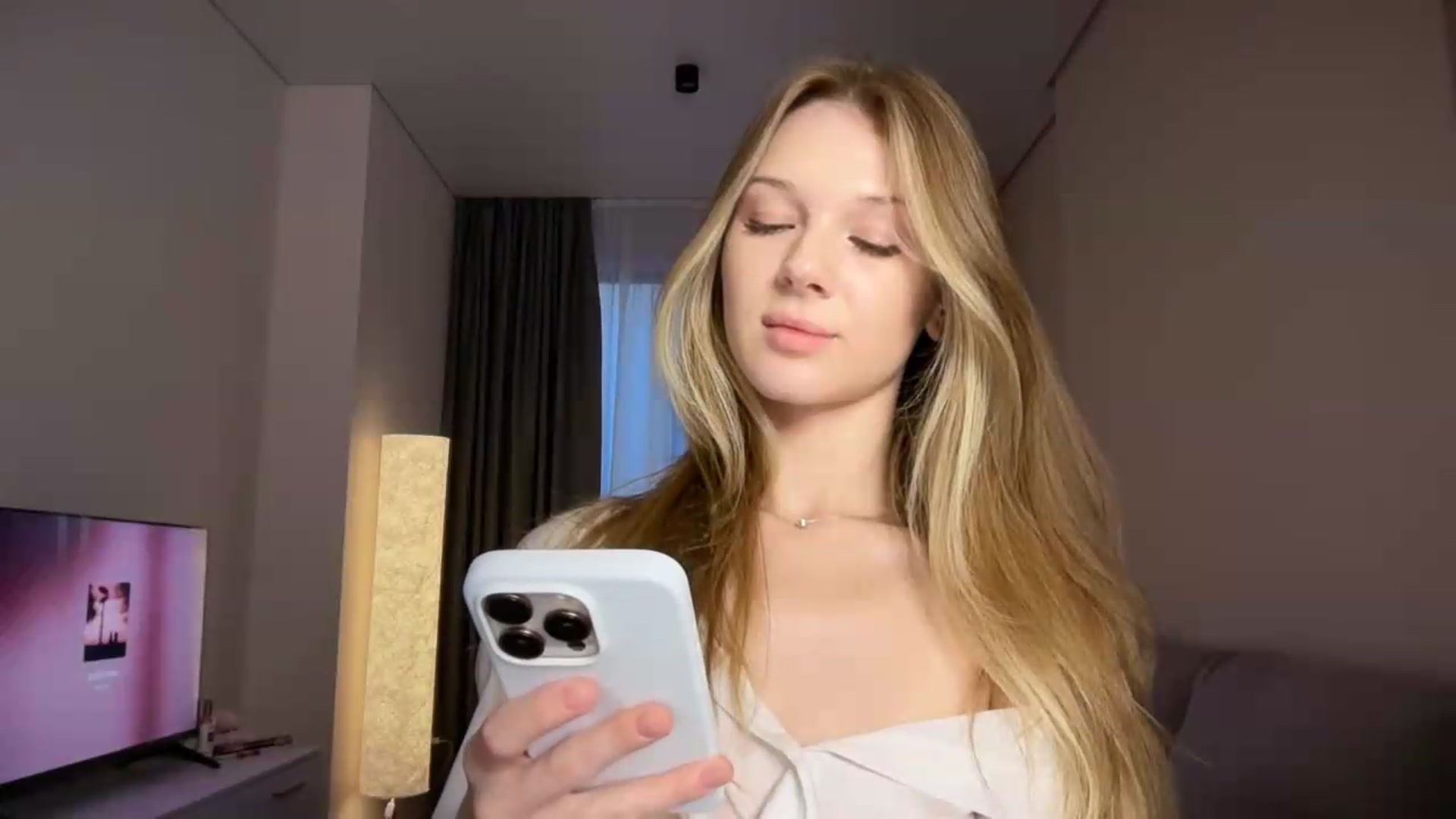 Gallery image thumbnail from CuteBlonde's myfreecams stream on, 09/15/2026, 03:41 image 14 of 20