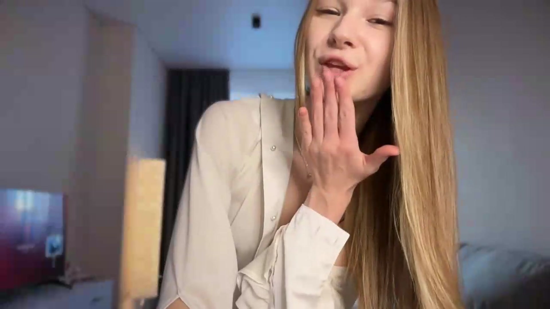 Gallery image thumbnail from CuteBlonde's myfreecams stream on, 09/21/2026, 05:27 image 9 of 20