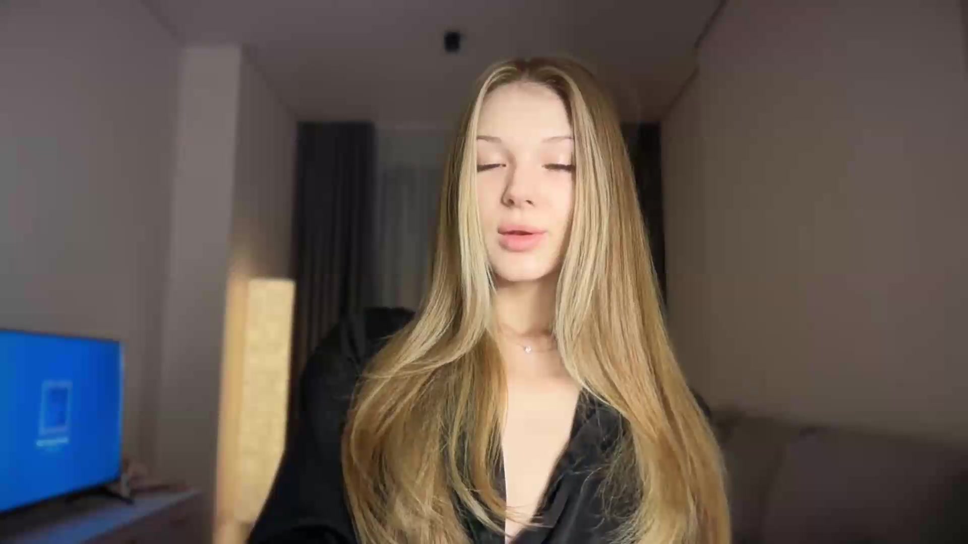 Gallery image thumbnail from CuteBlonde's myfreecams stream on, 09/23/2026, 01:25 image 3 of 20