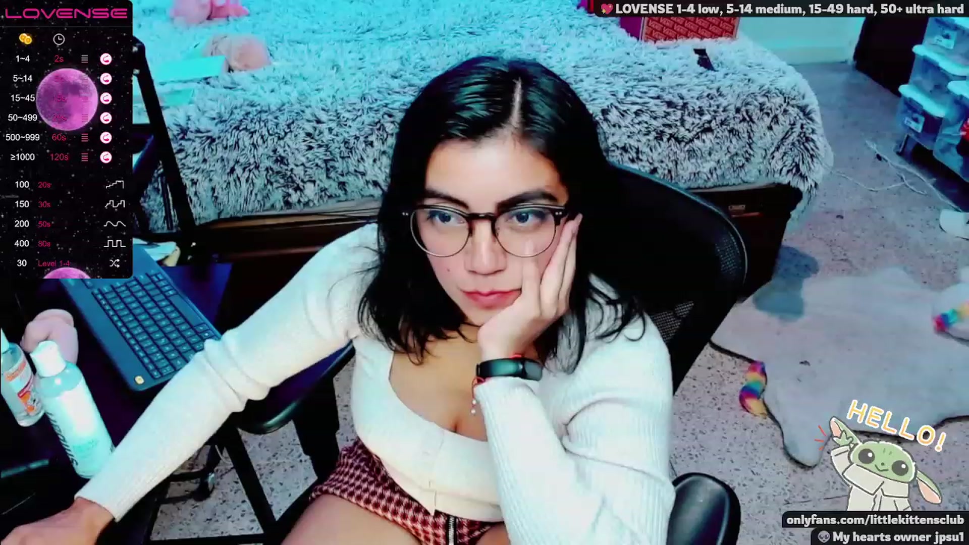 Gallery image thumbnail from CuteCumSlut's myfreecams stream on, 11/18/2022, 05:05 image 7 of 20