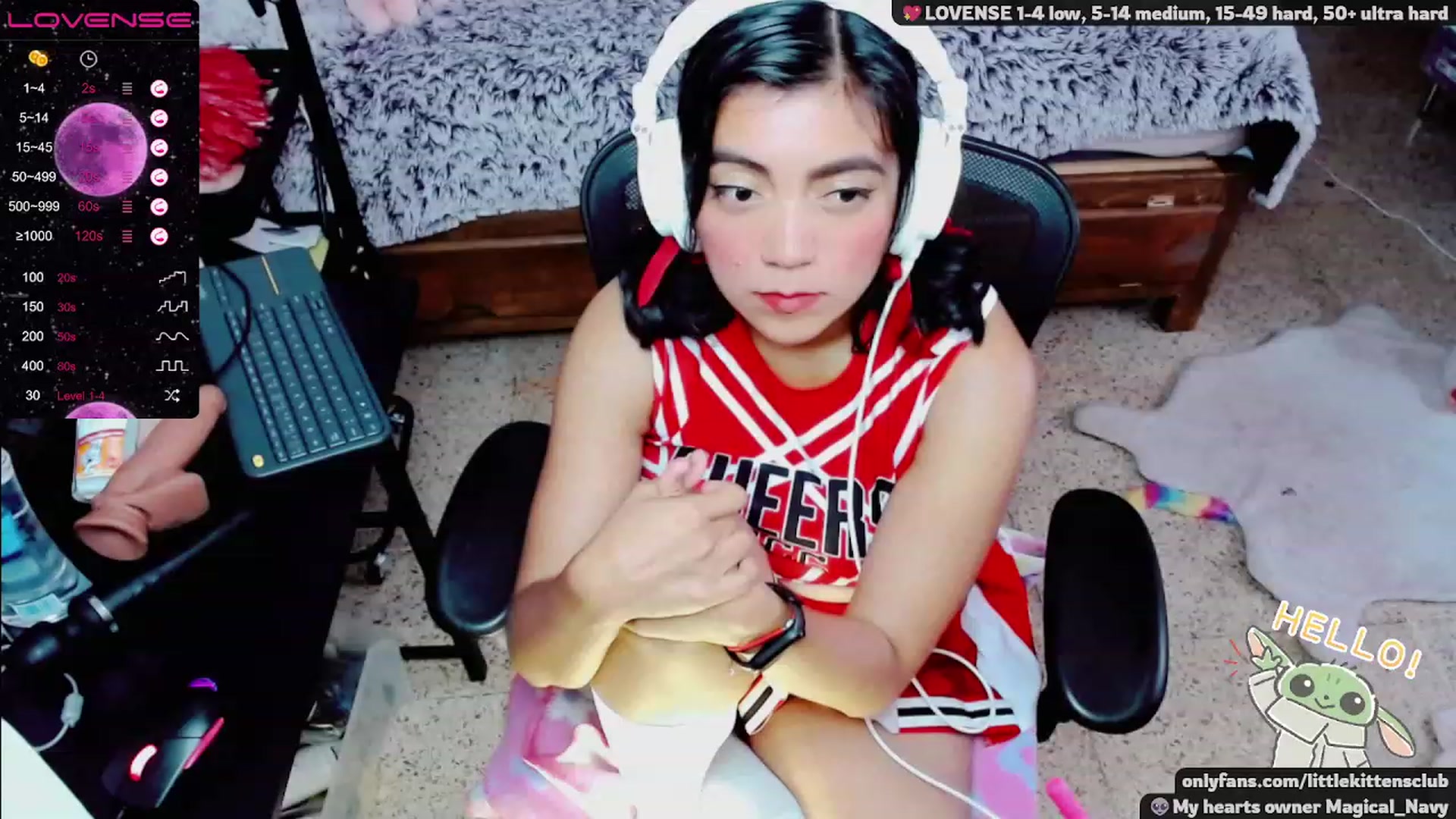 Gallery image thumbnail from CuteCumSlut's myfreecams stream on, 11/18/2022, 20:40 image 16 of 20