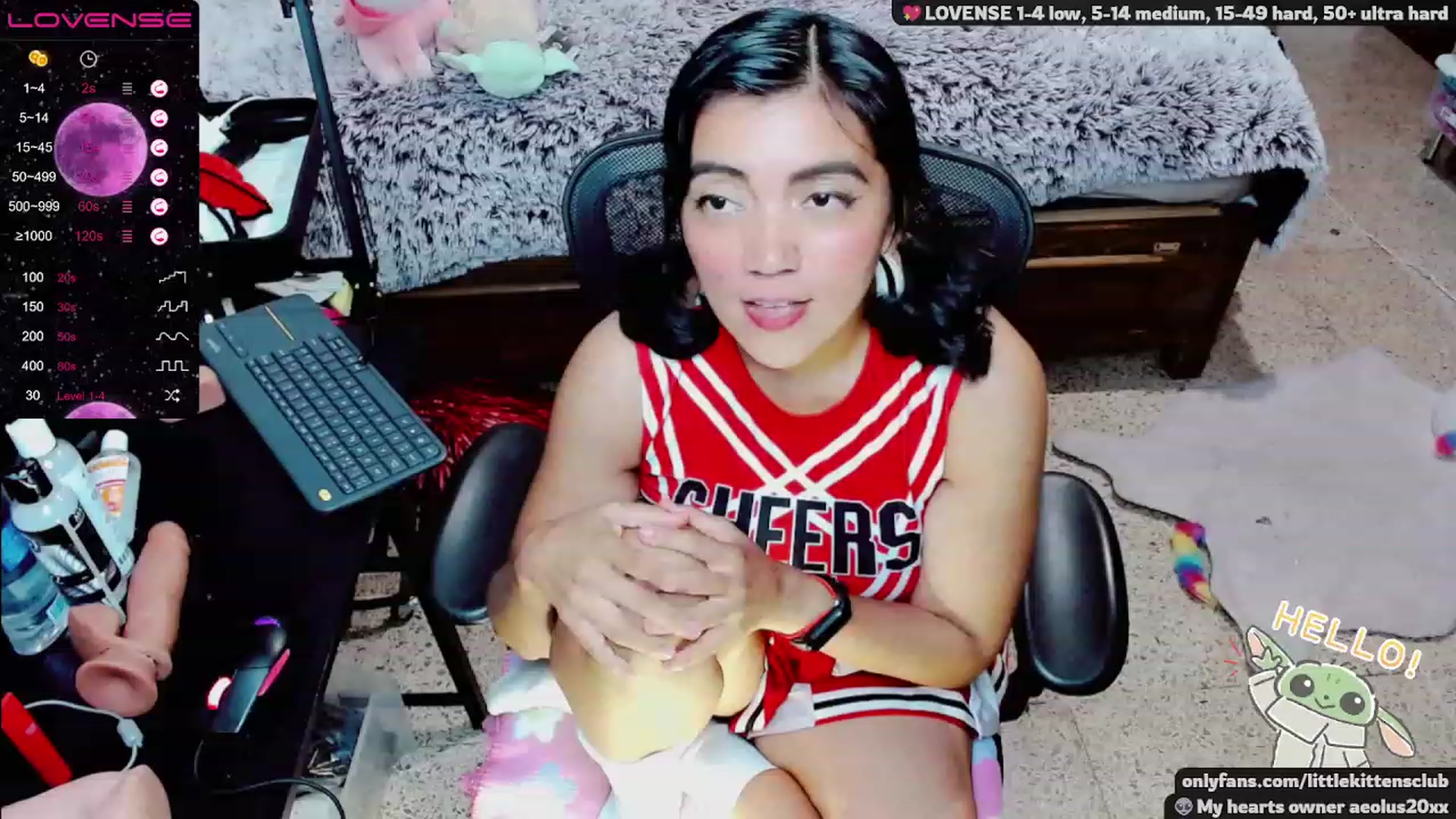 Gallery image thumbnail from CuteCumSlut's myfreecams stream on, 11/19/2022, 24:06 image 11 of 20