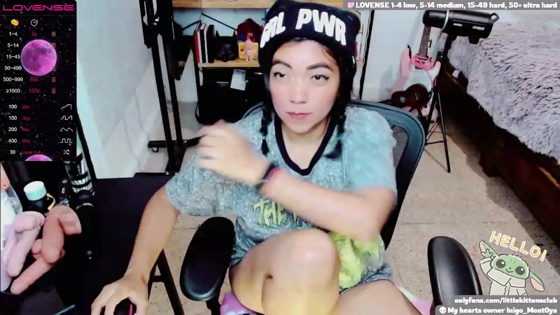 Gallery image thumbnail from CuteCumSlut's myfreecams stream on, 11/28/2022, 01:29 image 11 of 20