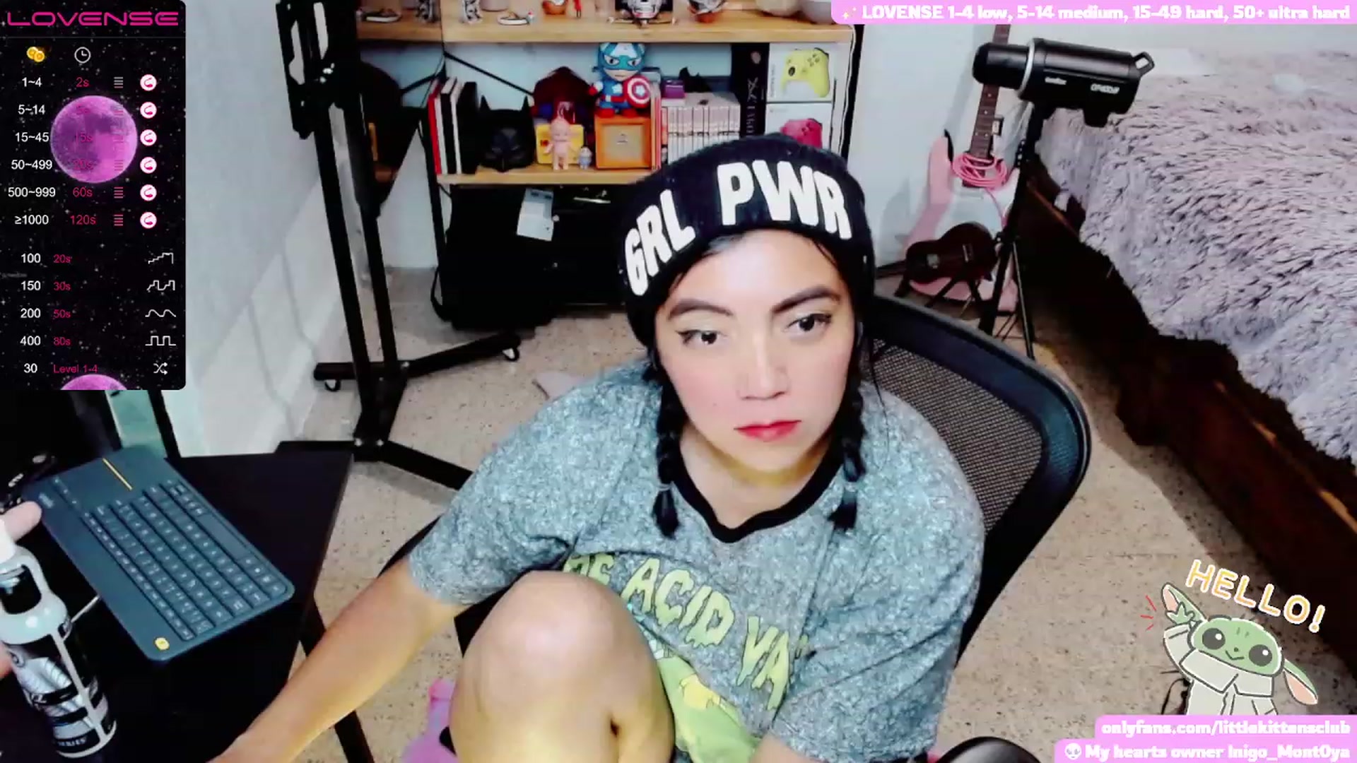 Gallery image thumbnail from CuteCumSlut's myfreecams stream on, 11/28/2022, 06:50 image 18 of 20