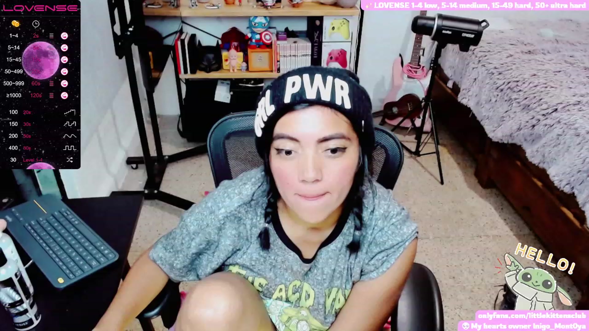 Gallery image thumbnail from CuteCumSlut's myfreecams stream on, 11/28/2022, 07:30 image 18 of 20