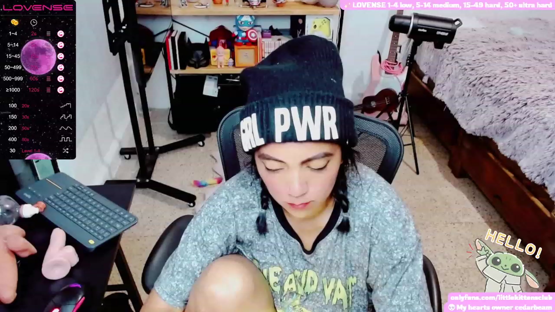 Gallery image thumbnail from CuteCumSlut's myfreecams stream on, 11/28/2022, 08:45 image 19 of 20
