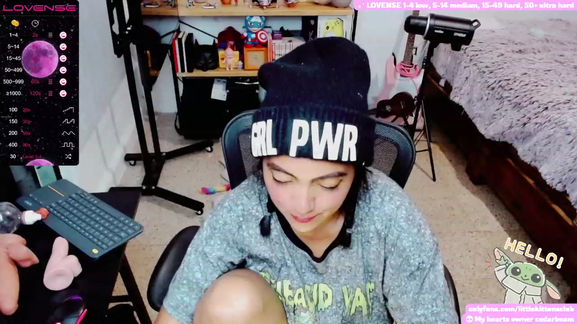Gallery image thumbnail from CuteCumSlut's myfreecams stream on, 11/28/2022, 08:45 image 17 of 20