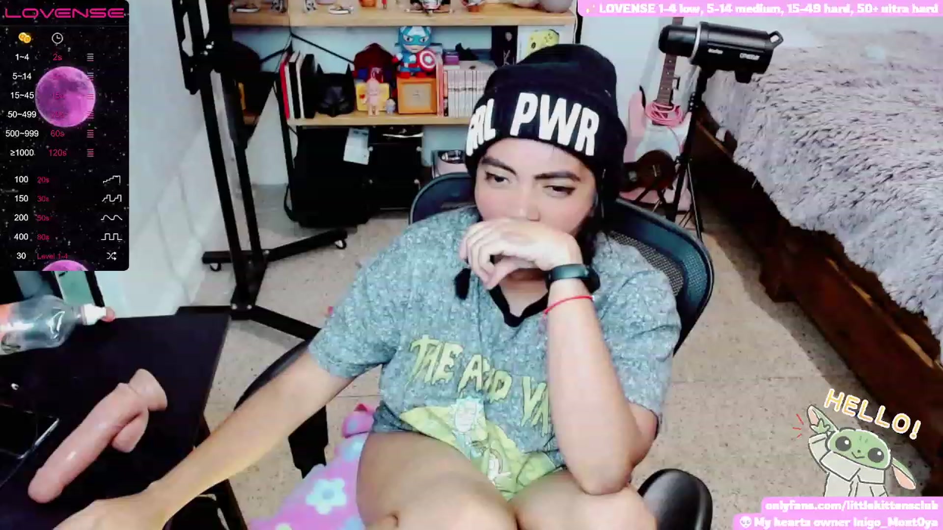 Gallery image thumbnail from CuteCumSlut's myfreecams stream on, 11/28/2022, 08:45 image 12 of 20