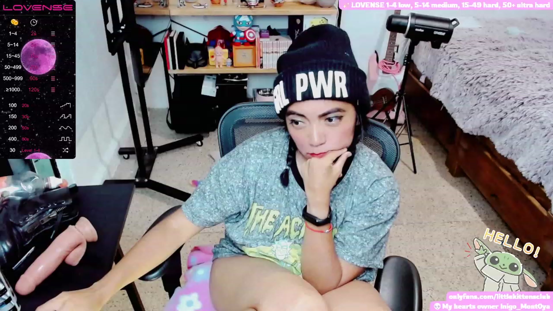 Gallery image thumbnail from CuteCumSlut's myfreecams stream on, 11/28/2022, 08:45 image 10 of 20