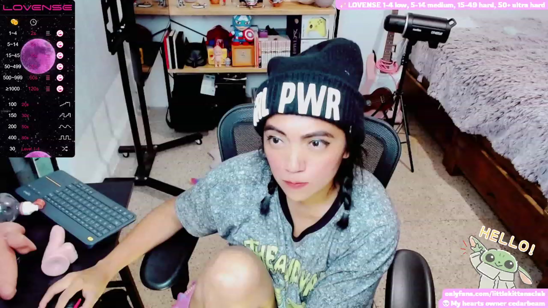 Gallery image thumbnail from CuteCumSlut's myfreecams stream on, 11/28/2022, 08:45 image 18 of 20