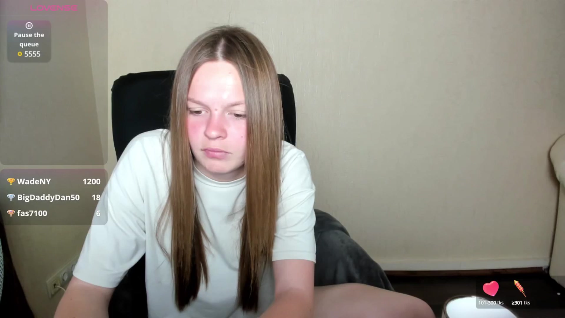 Gallery image thumbnail from CuteDina's myfreecams stream on, 05/05/2025, 08:22 image 18 of 20