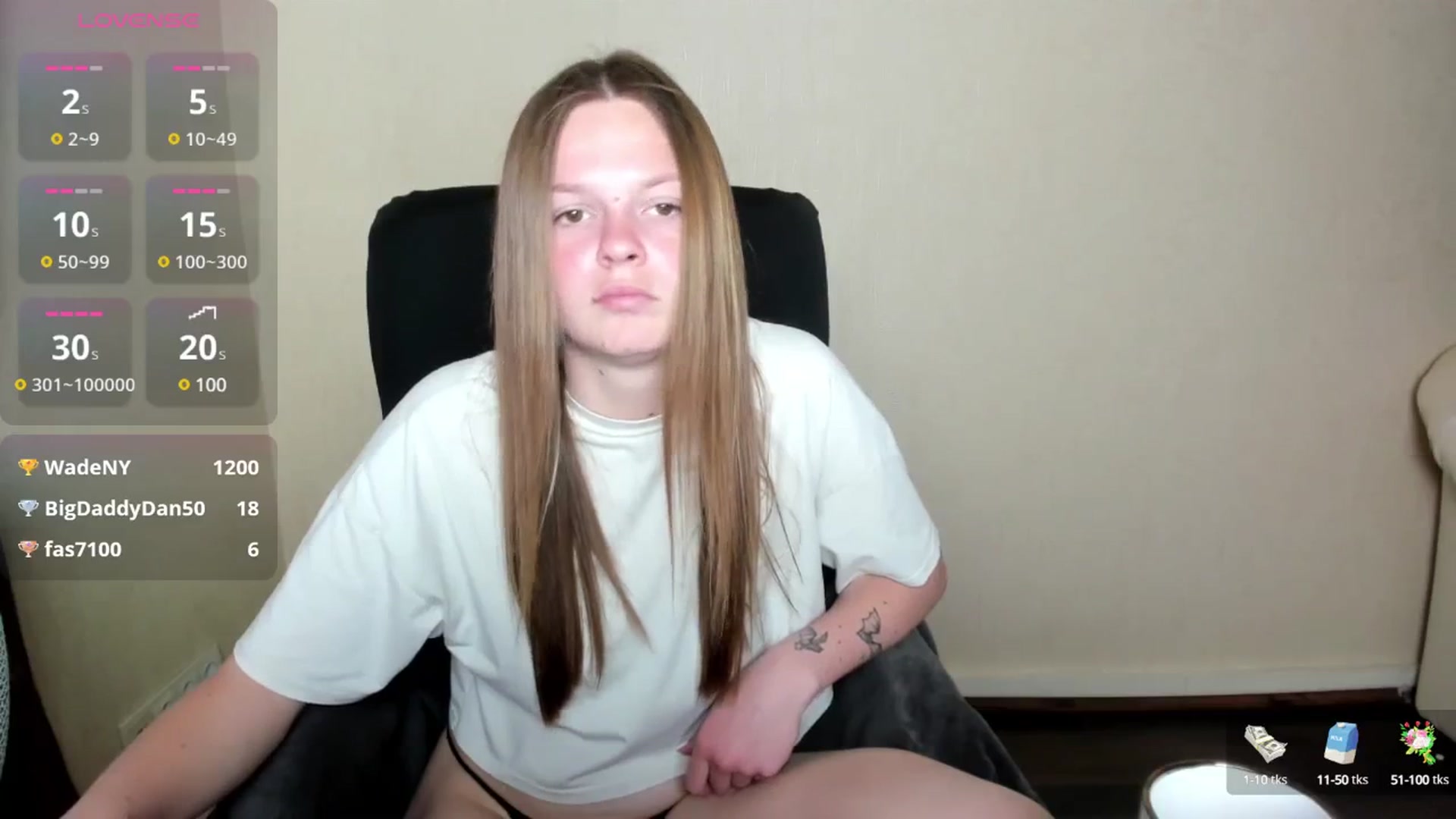 Gallery image thumbnail from CuteDina's myfreecams stream on, 05/05/2025, 08:22 image 15 of 20