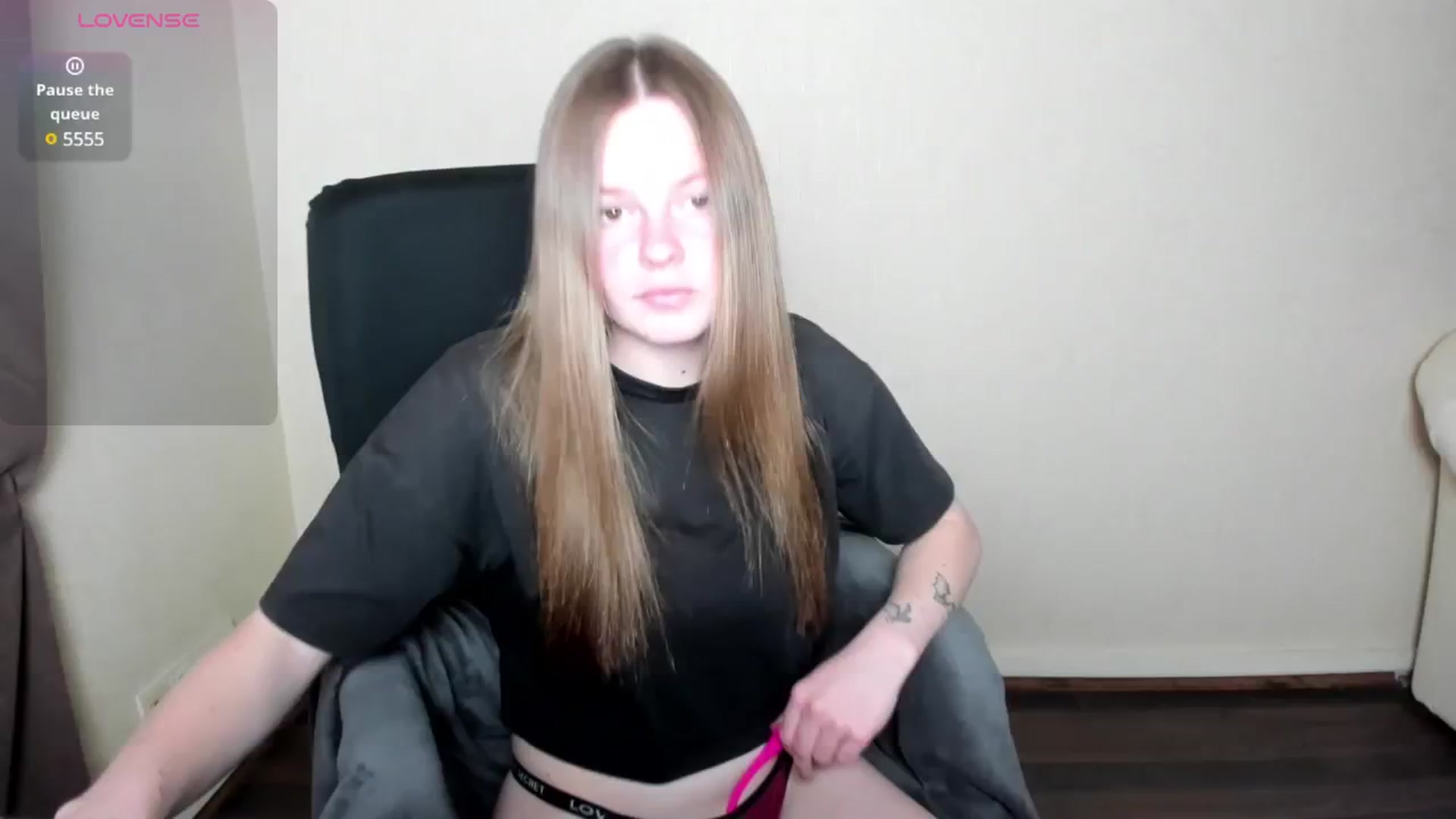 Gallery image thumbnail from CuteDina's myfreecams stream on, 05/20/2025, 07:45 image 13 of 20