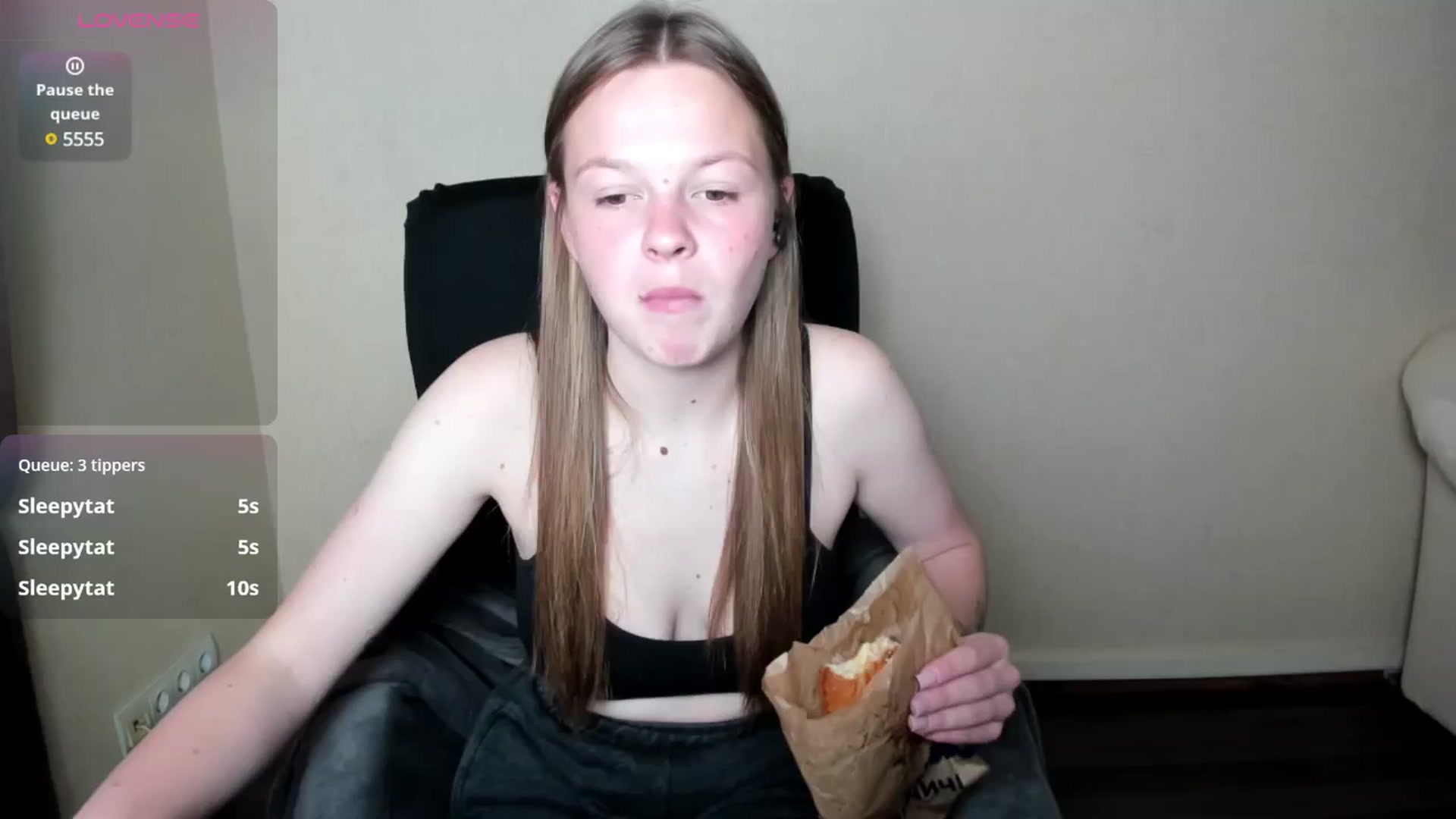 Gallery image thumbnail from CuteDina's myfreecams stream on, 06/02/2025, 07:38 image 17 of 20