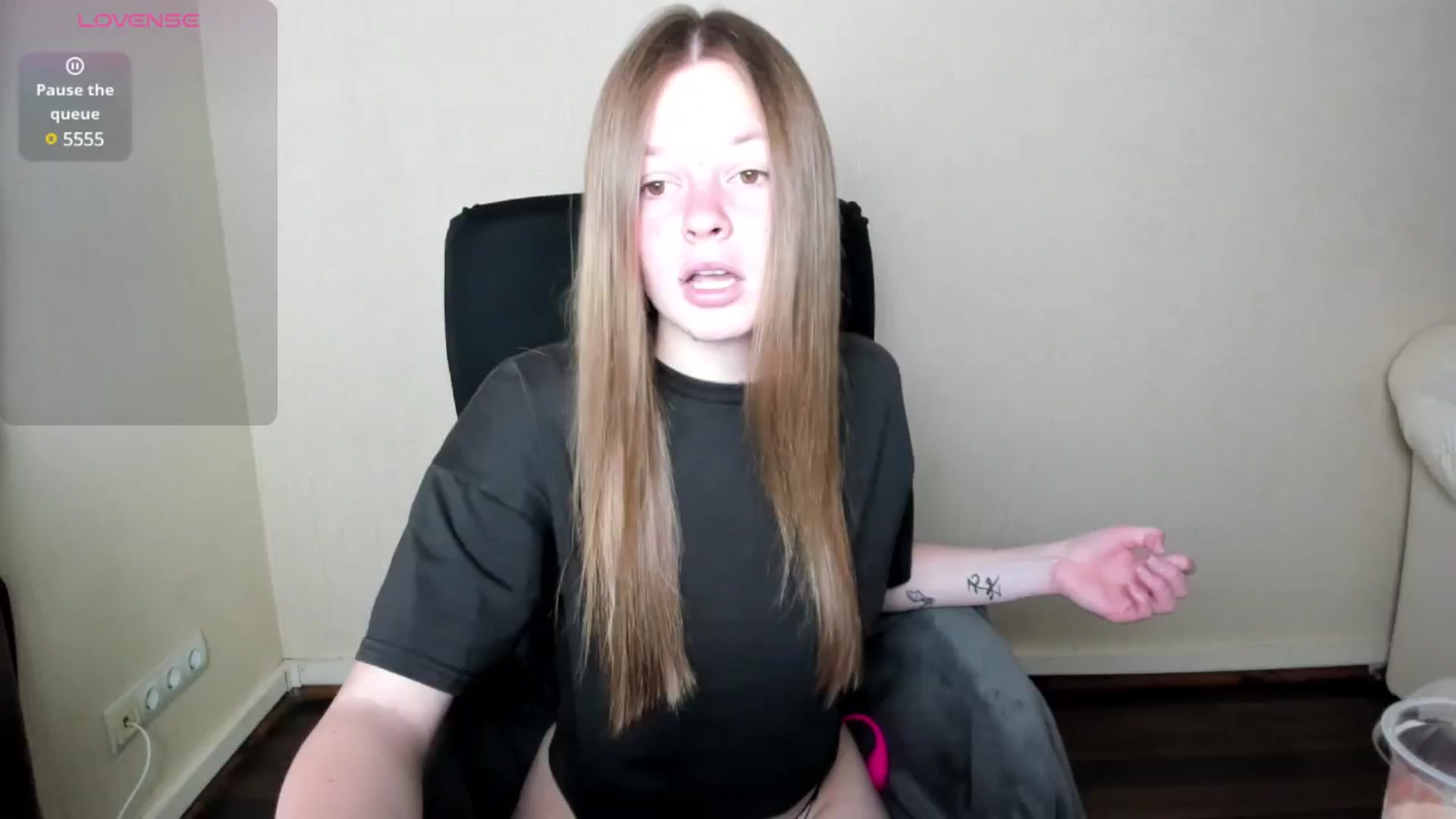 Gallery image thumbnail from CuteDina's myfreecams stream on, 06/04/2025, 06:15 image 10 of 20