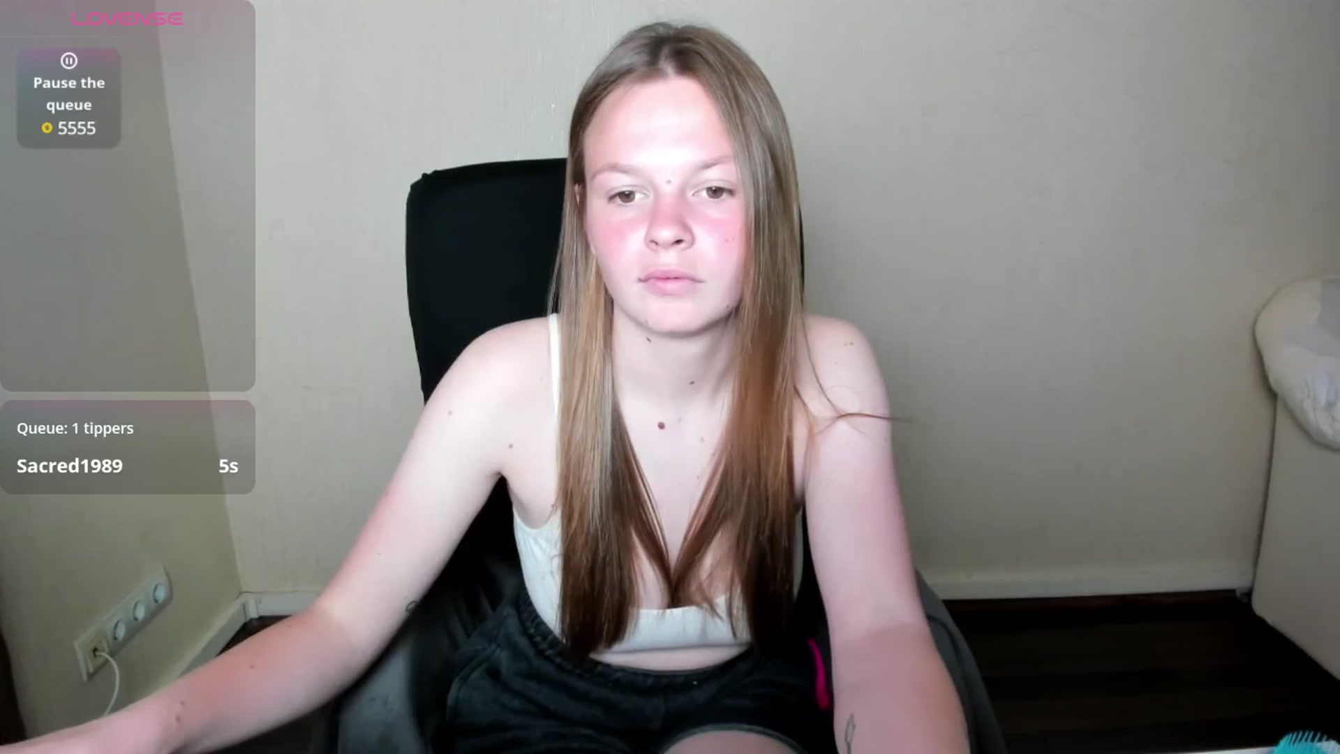 Gallery image thumbnail from CuteDina's myfreecams stream on, 06/06/2025, 07:57 image 14 of 20
