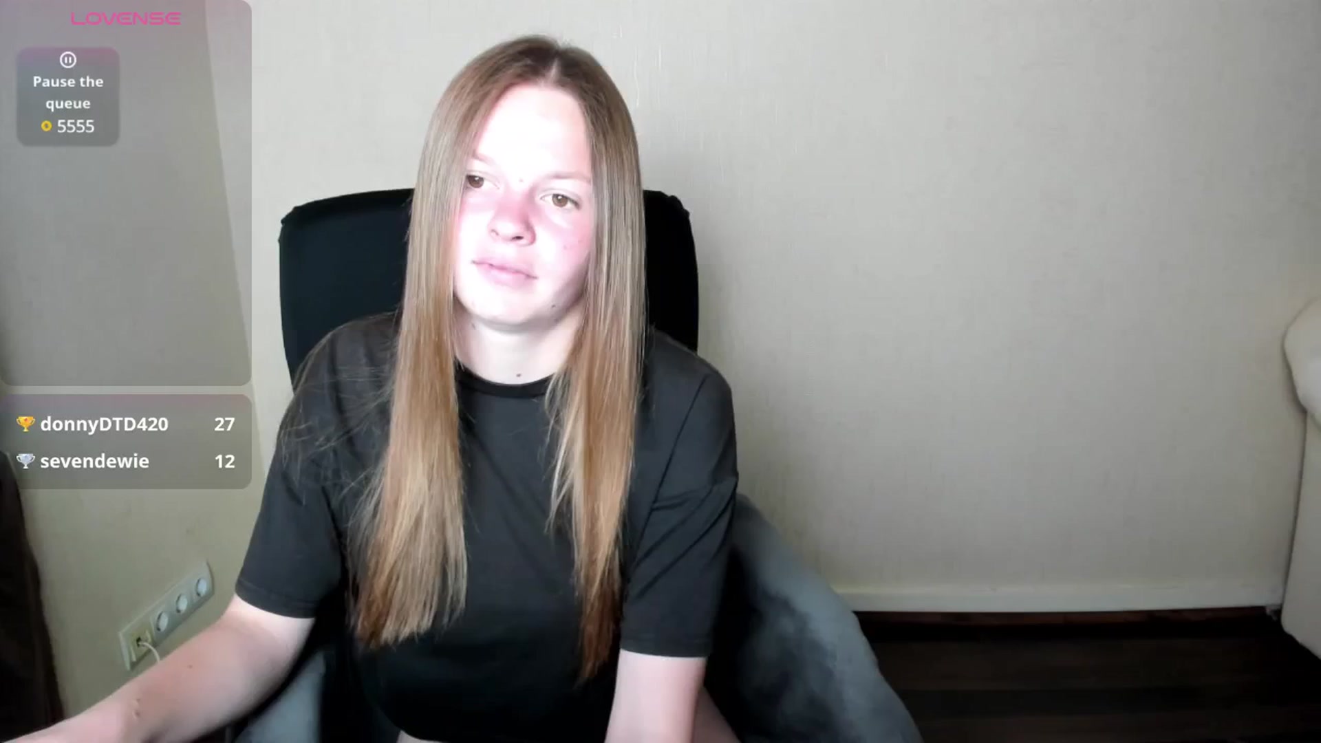 Gallery image thumbnail from CuteDina's myfreecams stream on, 06/08/2025, 06:32 image 17 of 20