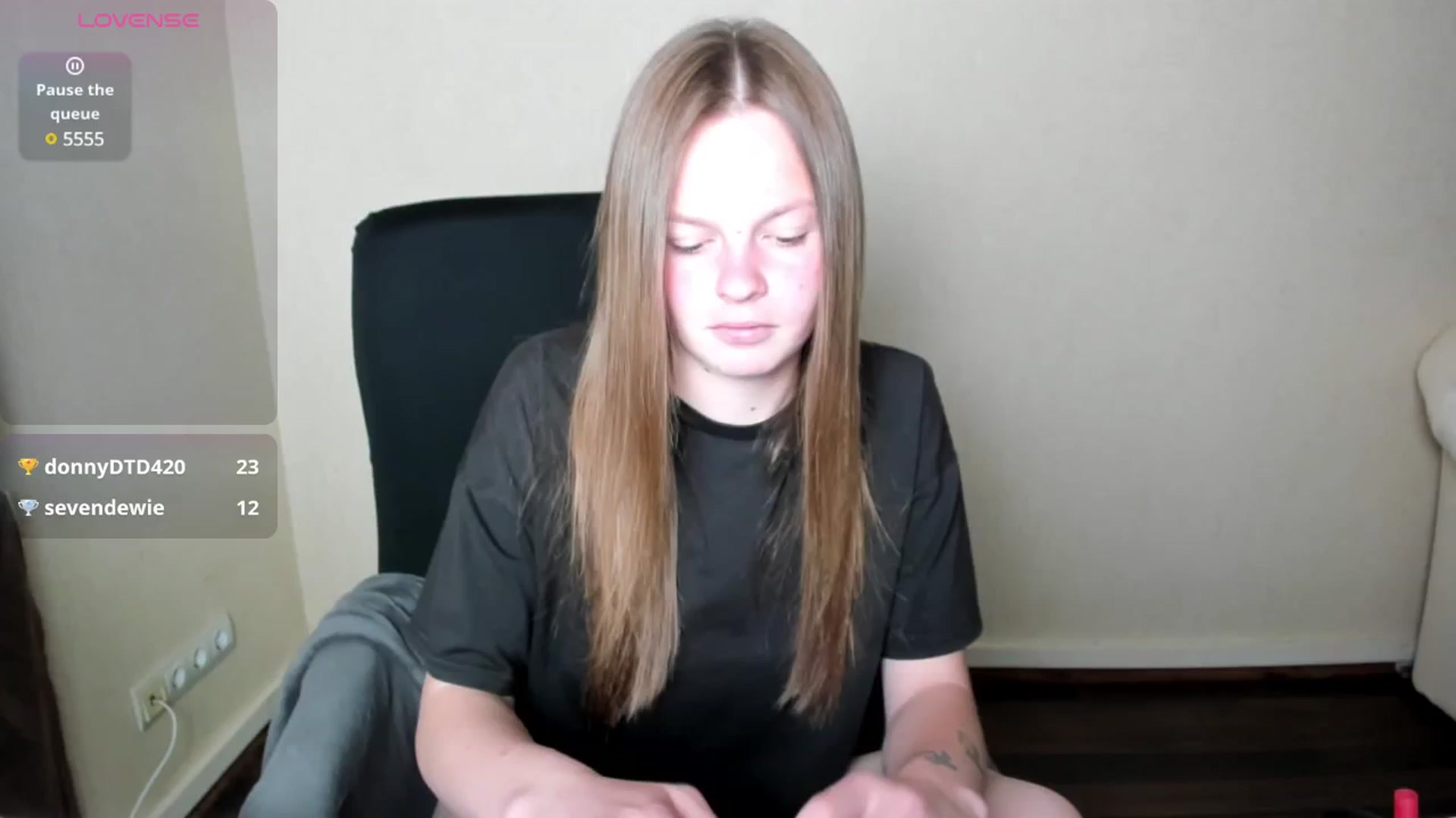 Gallery image thumbnail from CuteDina's myfreecams stream on, 06/08/2025, 06:32 image 14 of 20