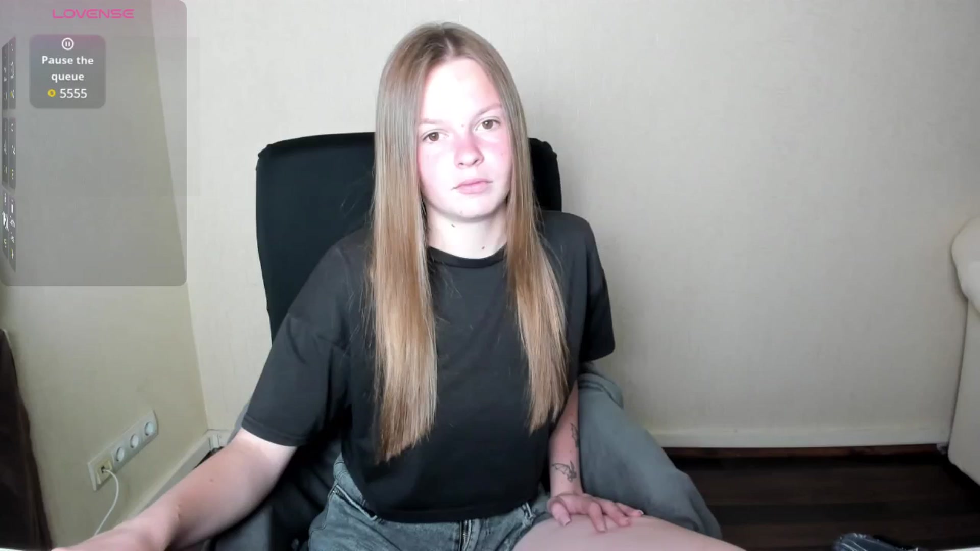 Gallery image thumbnail from CuteDina's myfreecams stream on, 06/08/2025, 06:32 image 2 of 20
