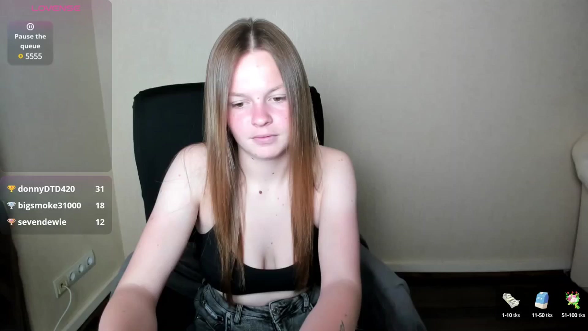 Gallery image thumbnail from CuteDina's myfreecams stream on, 06/08/2025, 07:29 image 2 of 20