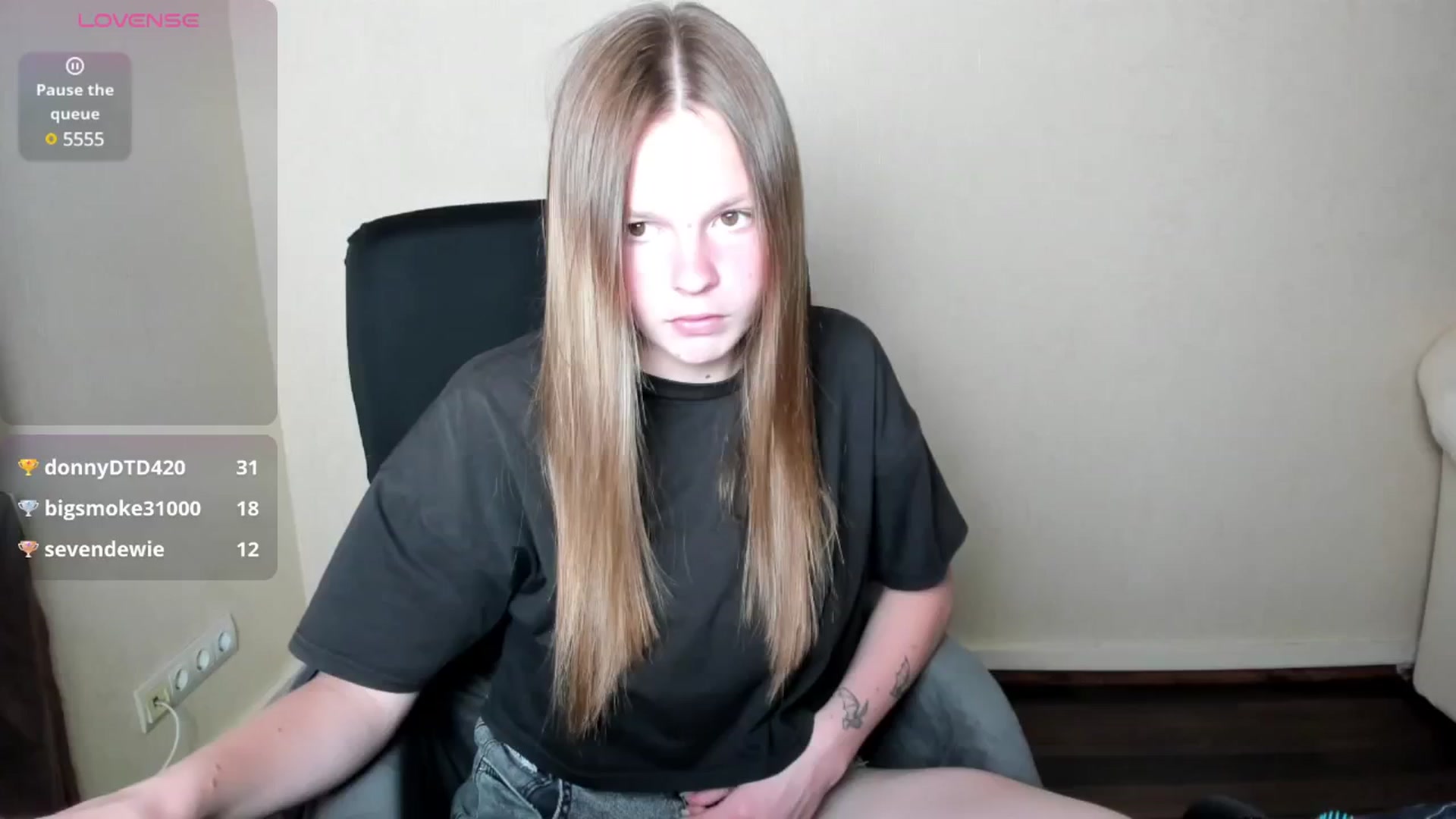 Gallery image thumbnail from CuteDina's myfreecams stream on, 06/08/2025, 09:05 image 4 of 20