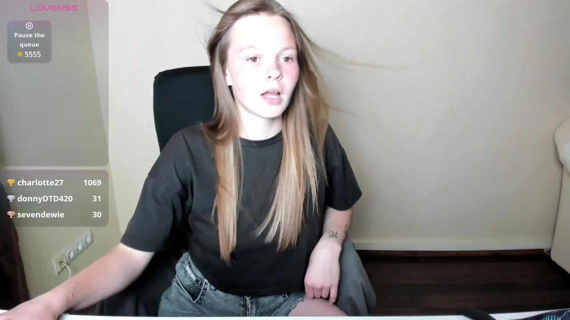 Gallery image thumbnail from CuteDina's myfreecams stream on, 06/08/2025, 11:12 image 2 of 20
