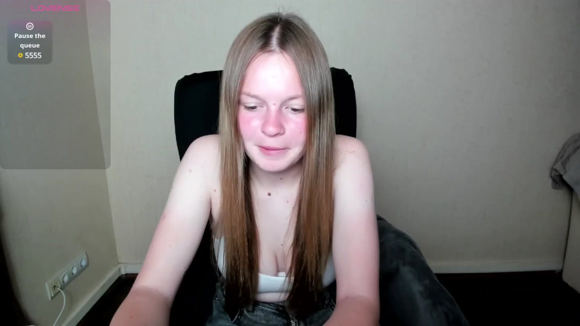 Gallery image thumbnail from CuteDina's myfreecams stream on, 07/03/2025, 08:17 image 12 of 20