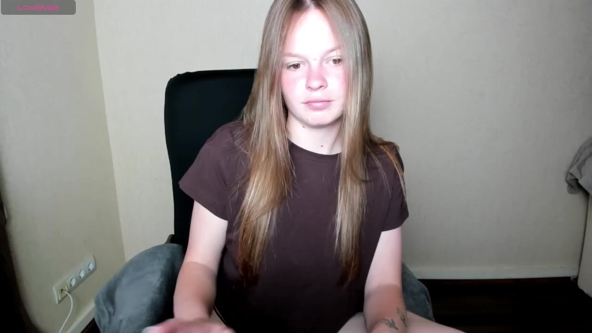 Gallery image thumbnail from CuteDina's myfreecams stream on, 07/04/2025, 09:18 image 4 of 20