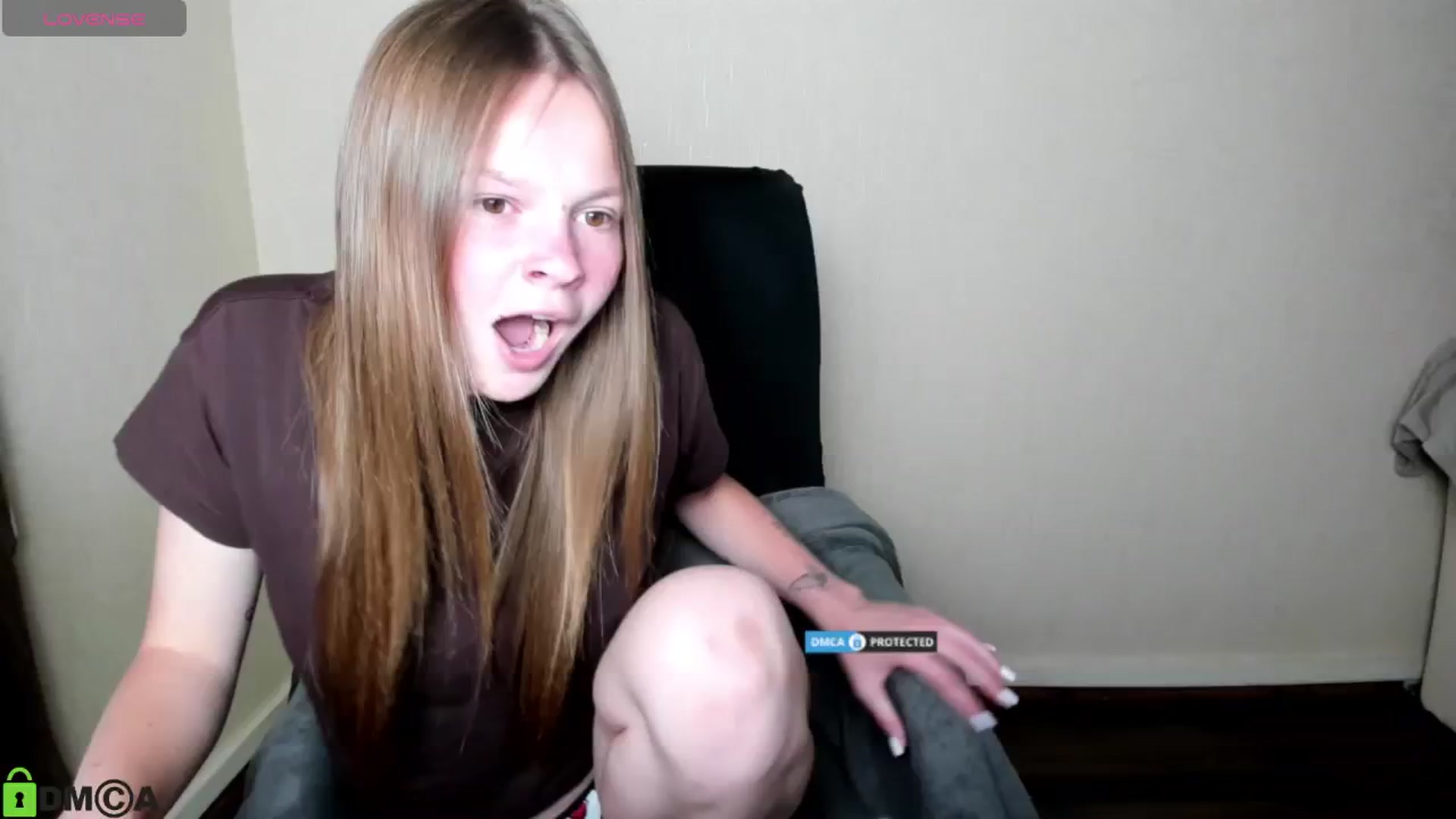 Gallery image thumbnail from CuteDina's myfreecams stream on, 07/04/2025, 10:19 image 2 of 20